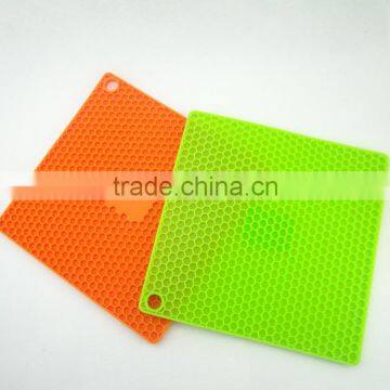 Eco-Friendly Square Silicone Cellular Place Mats photo-3