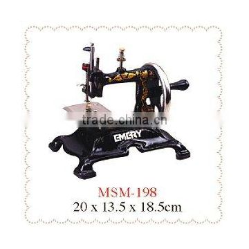 mini sewing machine