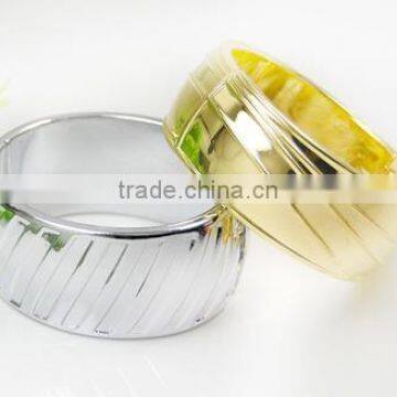 Fashion jewelry resin golden bangles design for women