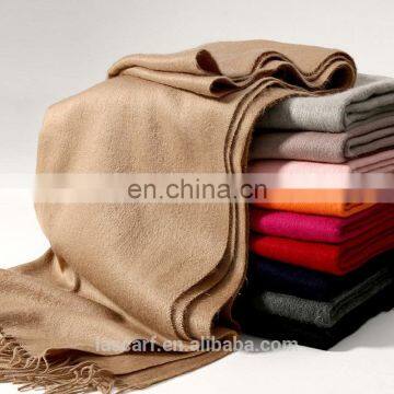 The new wool scarf with tassel mei red