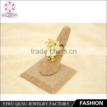 2015 Yiwu New Products Gold Plated Ring With Engrave Pattern and Two Big One Small Butterfly Shape photo-2