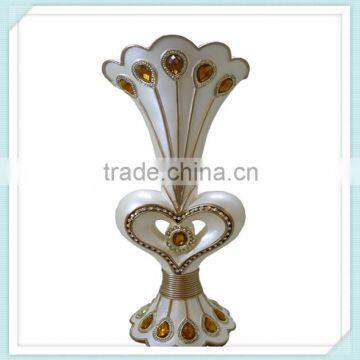 Noblest polyresin flower bottle for home decor