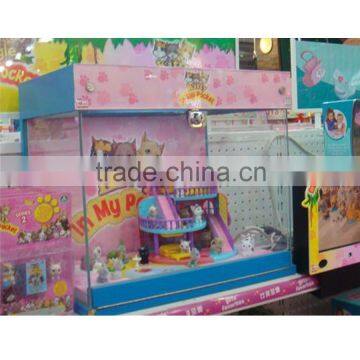 AD083 Toys Display