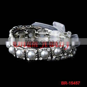 latest fashion pearl bangles design