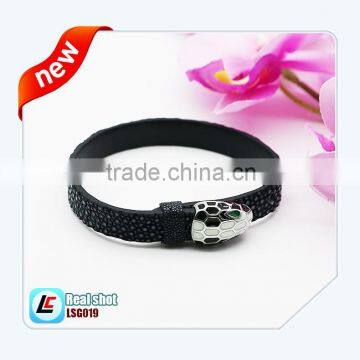 China Supplier Italian Metal Carved Tatoo Leather Bracelets for Men photo-2