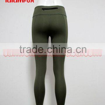0040-1 OEM Tight Reflective 92%NYLON 8%SPANDEX Wholesale Women Designer Capri Pants