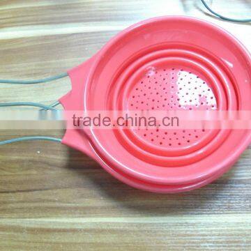 PDF folding stainless steel handle silicone strainer