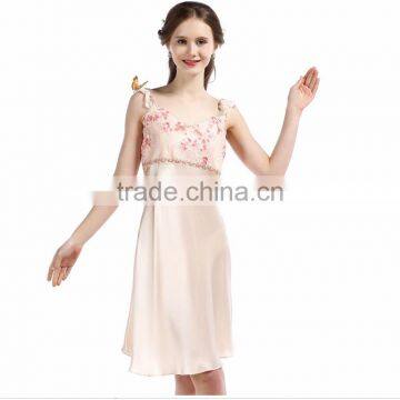 2016 Latest Comfortable Sexy Wholesale Two Suits Elegant Silk Pajama for Women photo-2