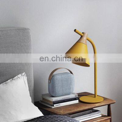 European Led Modern Minimalist Desk Light Bedroom Bedside Aluminum Long Stand Table Lamp