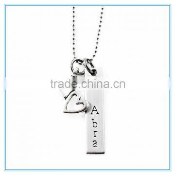 Opening a heart-shaped stainless steel necklace                        
                                                                                Supplier's Choice