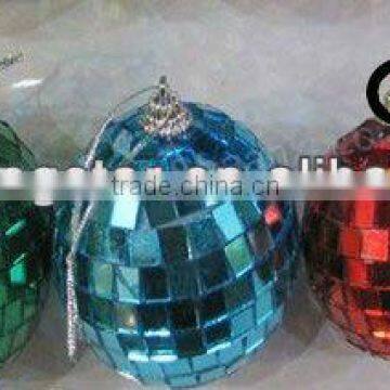 Decorating Diamond Christmas Balls