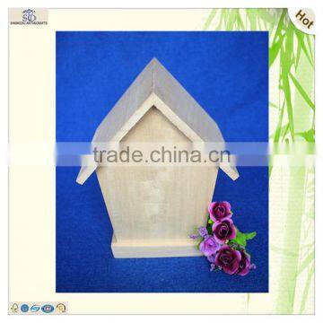 Hot Selling Eco-friendly Outdoor Decorating Polished Wooden Bird House photo-4