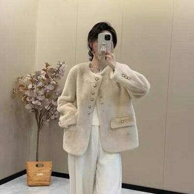 New autumn and winter faux mink fur eco-friendly one-piece fur coat for women, short and fashionable round neck in Haining