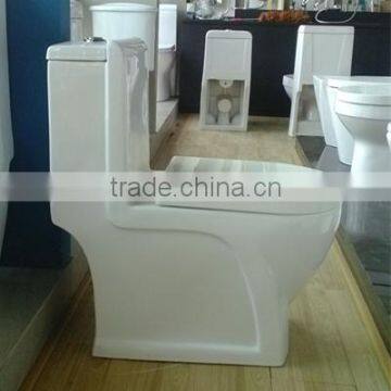 Fashionable Siphonic White Porcealin One Piece Toilet 8226 photo-4