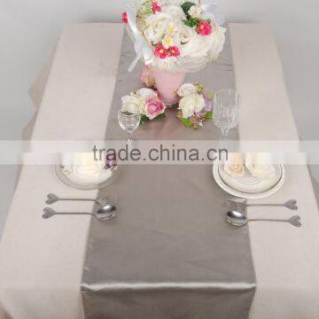 2015New banquet wholesale fancy shiny satin silver table runner