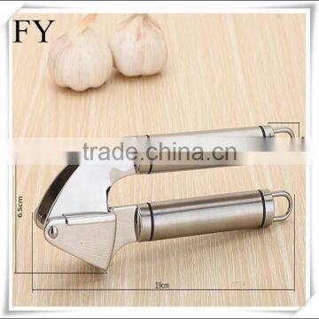 High Grade Factory Direct Sale Manual Garlic Press and Peeler photo-2