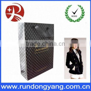 high quality shopping paper bag with clothes