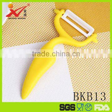 BKB13 One blade PP handle Ceramic blade fruit peeler