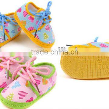 2016 Best quality and fashion baby shoes,rubber sole baby shoes