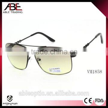 2016 classic uv400 lens polarized metal sunglasses cheap eyewear made in China wholesale CE