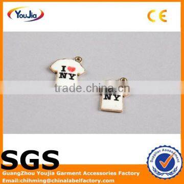 Professional supply personalized customized cute metal logos with bag baby cloth logo design