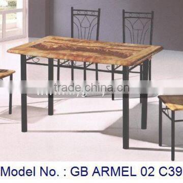 Mould board dining set with modern design