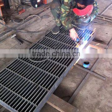 2015 Hot Outdoor Steel Grating Stair Treads for Building Material With Cheap Price photo-4