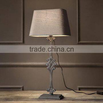 European classic iron casting antique finish carving table lamp