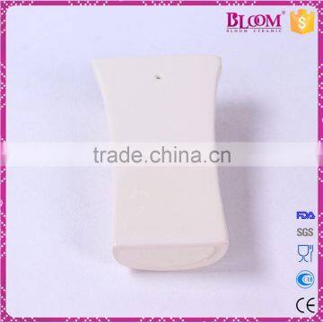 Embossment Simple Hanging Desgin Ceramic Humidifier photo-6