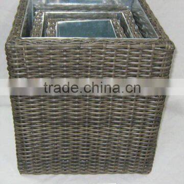 PE Wicker planter with tin insert