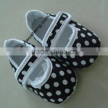 polka dot baby shoes