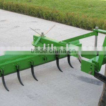 Rear grader blade with ripper