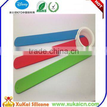 Slap bracelet