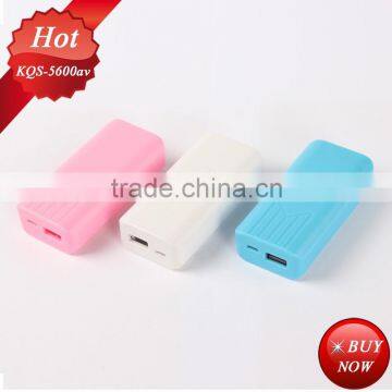 dynamo hand-crank usb cell phone emergency charger 5V/1A 5600mah