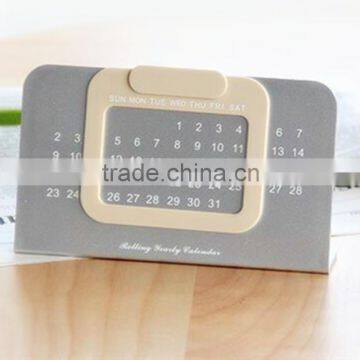 New Products on China Market Rectangle Paper-extracting Rolling Yearly Cardboard Calendar Stand/classic Desktop Calendar Stand