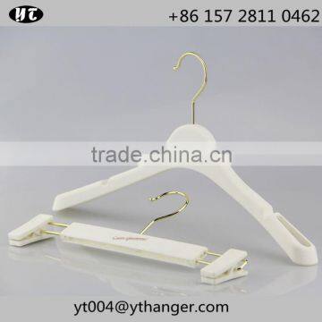 white matched set hanger plastic hanger and pants hanger for clothes