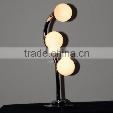 Moder design small table lamp with 3 bulbs