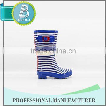 China Manufacturer 10 Years experience Colorful horse rubber rain boots