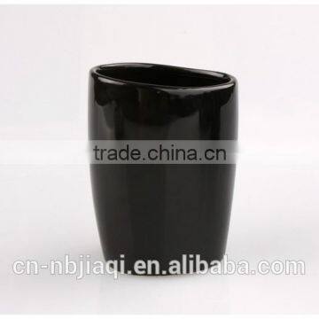 4pcs of Black Bathroom Accessories Set photo-4