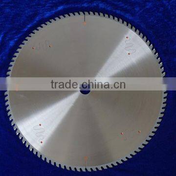 Carbide saw blade for wood cutting