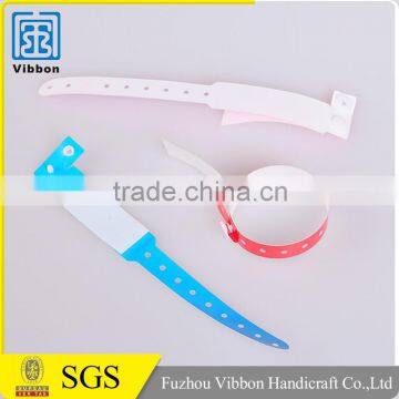 Promotional Quality-assured New design plastic wristbands cheap