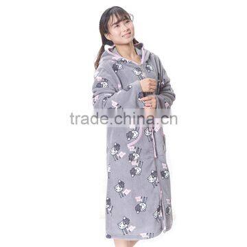 China Manufacturer 100% Polyester Bath Robe for Women Sleepwear photo-2