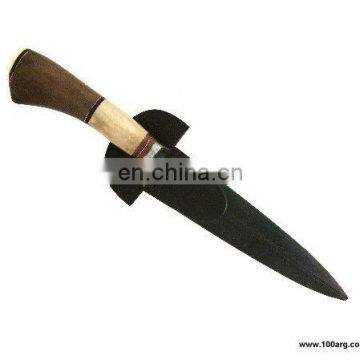 KNIFE COMBINED WITH WOOD