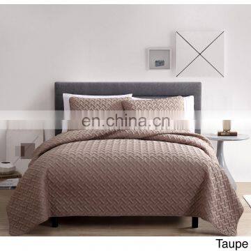 3pc Ultrasonic Embossed Solid Microfiber Queen King Size White Customized Wholesale Quilt Sets photo-5
