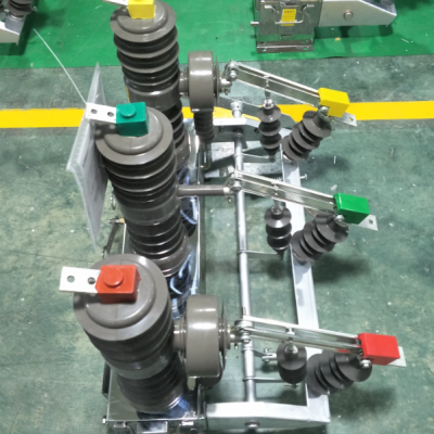 ZW32-12/630A Series Three-phase 12kv Outdoor Vacuum Circuit Breaker photo-2