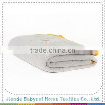 Best Prices simple design customed polyester baby blankets from China