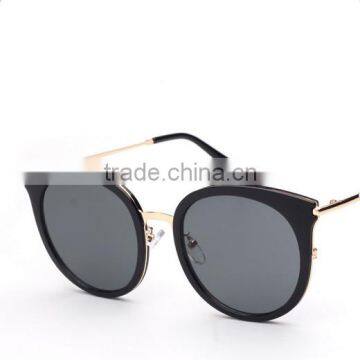 Women Upscale Retro Transparent Block Sunglasses