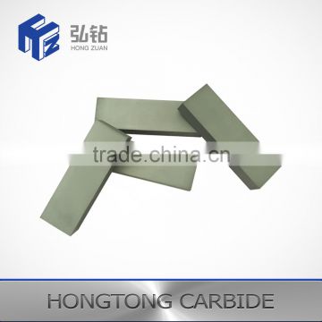 Tungsten carbide plate for fiberglass pulverizer hammer