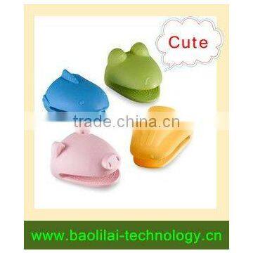 Free Packing Cute Animal Shape Silicone Gloves/Kitchen ware