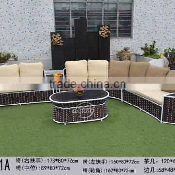 Classic Brown cane-intimated rattan outdoor hotel couch outdoor garden sofa set with waterproof cushion